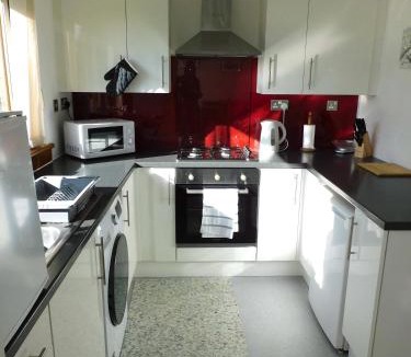 Crosslee House | Charming 2 bed house Perfect base for sightseeing