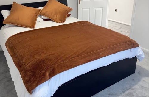 Littleover House | Charming 2-Bed Modern House in Derby