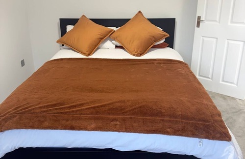 Littleover House | Charming 2-Bed Modern House in Derby