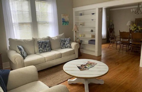 Vicksburg Apartment | Charming 2 bed-room apartment in heart of town