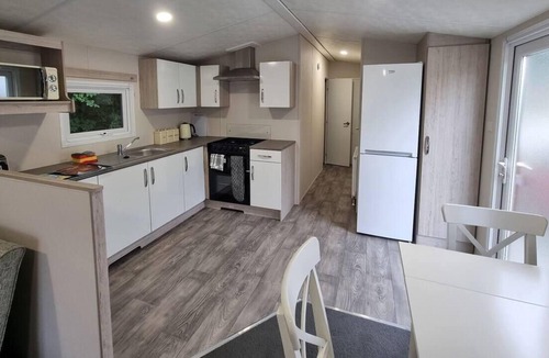 Saint Columb Major Cabin | Charming 2-Bed Static in Saint Columb