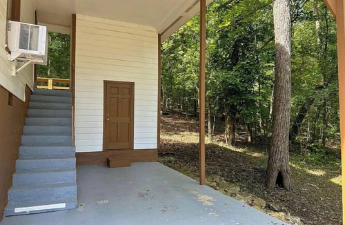 Hardy Cottage | Charming 2 Bedroom 1 Bath Cottage in a Forest Setting Tucked Away in Nature
