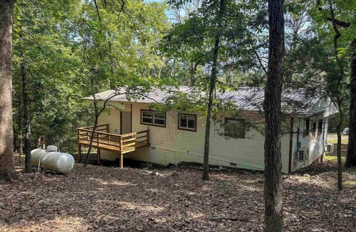 Hardy Cottage | Charming 2 Bedroom 1 Bath Cottage in a Forest Setting Tucked Away in Nature