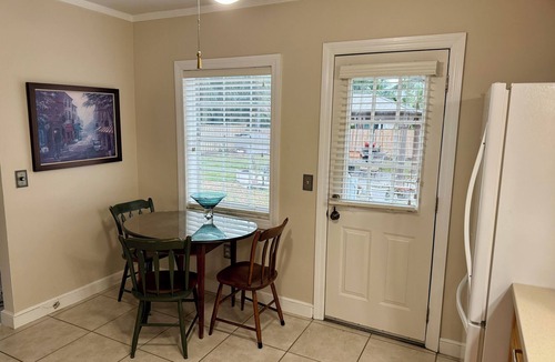 Lake Ridge House | Charming 2-bed, 2-bath cottage in Ft. Lauderdale 8 minutes from the beach 🏝️