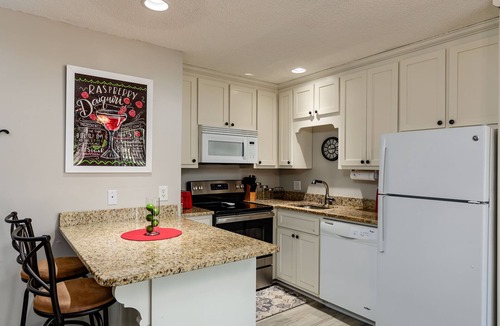 Foxfire Condo | Charming 2 Bed 2 Bath 1st Floor Condo in Foxfire with Golf Course View