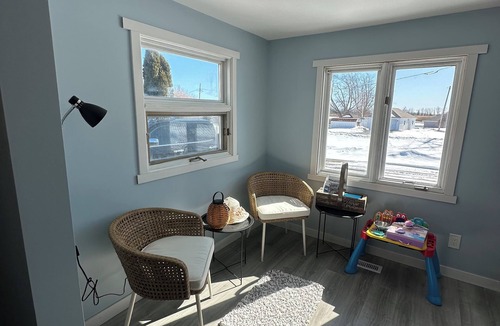 Carrying Place Cottage | "Charming 2-Bedroom Cottage: Fully Renovated with Water Access