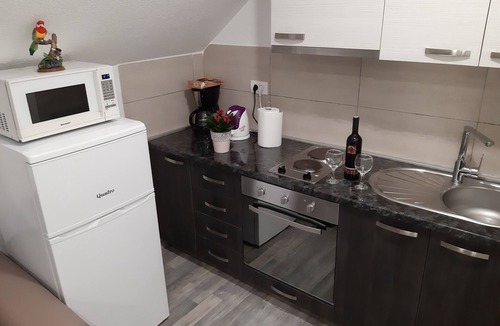 Irinovac Apartment | Charming 2-bedroom apartment 2 with WiFi, AC in delightful Plitvice Lakes