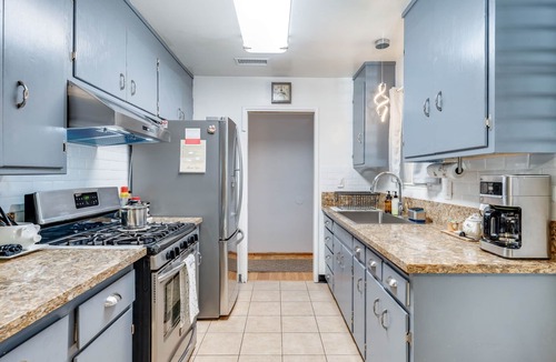 Rancho Cordova House | Charming 2-Bedroom Home with a Dedicated Office and Beautiful Backyard
