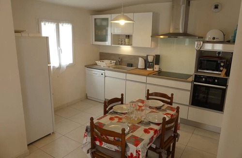La Gueriniere House | Charming 2-Bedroom House Near Beach & Town + Terrace, BBQ, Parking Included