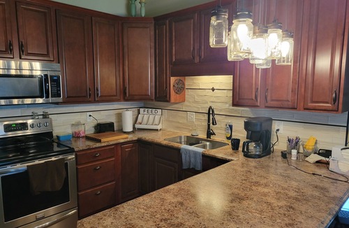Gilbertsville House | Charming 2-bedroom house in Gilbertsville with WiFi and AC.
