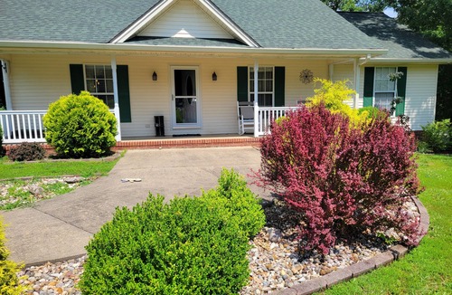 Gilbertsville House | Charming 2-bedroom house in Gilbertsville with WiFi and AC.