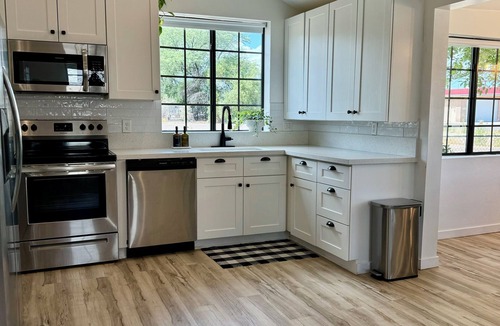 Pima Cottage | Charming 2-bedroom, 2-bathroom cottage with WiFi, AC in peaceful Pima