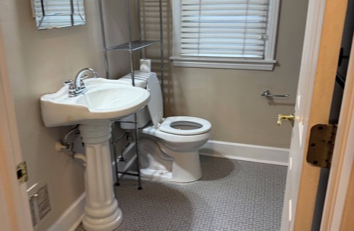 Birmingham House | Charming 2 bedroom and 1 bath home in Birmingham.
