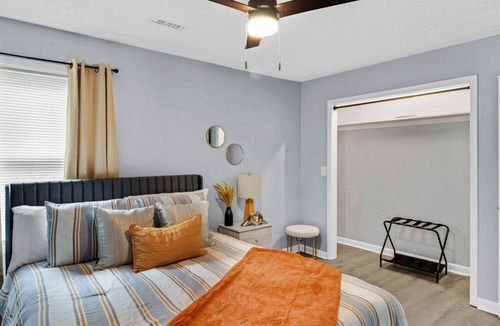 Huntsville Apartment | Charming 2-bedroom apartment in beautiful Huntsville with fireplace