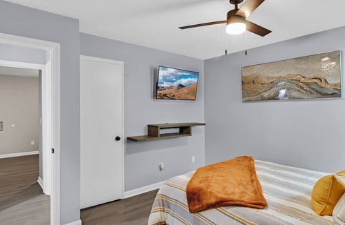Huntsville Apartment | Charming 2-bedroom apartment in beautiful Huntsville with fireplace