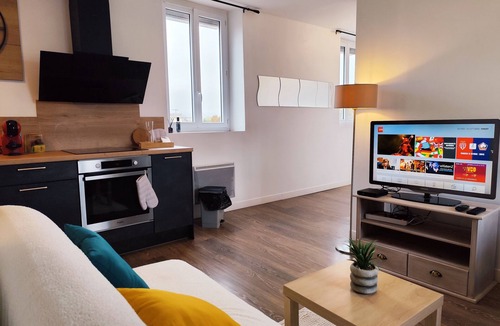 Centre Ville Apartment | Charming 2-bedroom apartment in pleasant Compiègne with WiFi