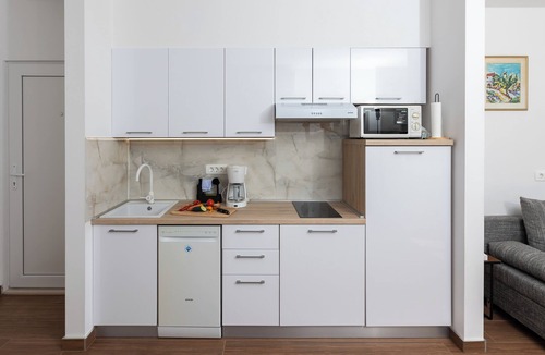 Dubrovnik Apartment | Charming 2-bedroom apartment with WiFi, AC in lovely Dubrovnik