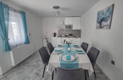 Smoljanac Apartment | Charming 2-bedroom apartment with AC in cozy Smoljanac New open with Sauna