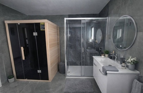Smoljanac Apartment | Charming 2-bedroom apartment with AC in cozy Smoljanac New open with Sauna
