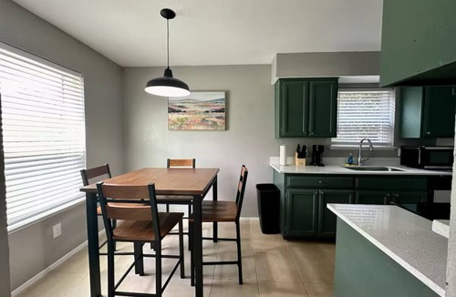 Central Arlington Apartment | Charming 2-bedroom apartment in lovely Arlington with WiFi, AC