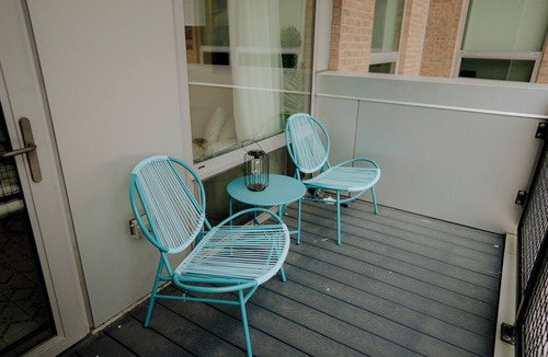 East Cambridge Apartment | Charming 2-bedroom apartment with Balcony/Garage Parking in Cambridge