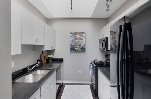 Royal Oak Apartment | Charming 2-bedroom Apartment in Royal Oak