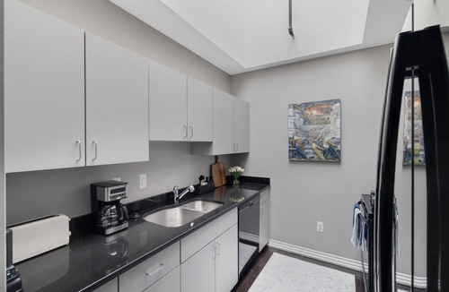 Royal Oak Apartment | Charming 2-bedroom Apartment in Royal Oak