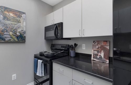 Royal Oak Apartment | Charming 2-bedroom Apartment in Royal Oak