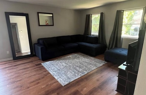Tarrytown Apartment | Charming 2-bedroom apartment with AC, WiFi in lovely Tarrytown