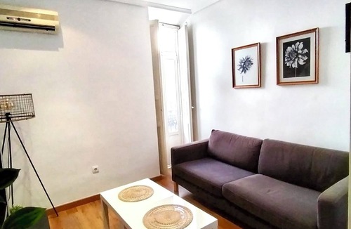 Trinitat Apartment | Charming 2-bedroom apartment in Downtown València. NEW PHOTOS SOON.