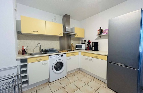 Narbonne-Plage Apartment | Charming 2-Bedroom Apartment with Terrace, Pool Access, Close to Beach and Shops