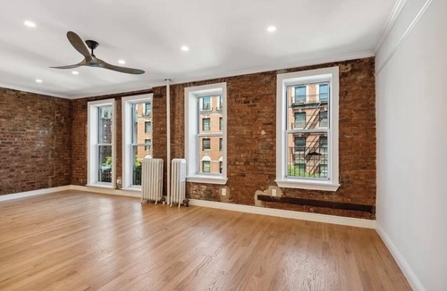 Inwood Apartment | Charming 2-bedroom apartment with AC near park/walking trails