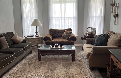 Westside Apartment | Charming 2-bedroom apartment with WiFi and AC in Tipp Hill, Syracuse.