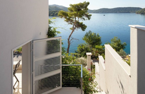 Pasadur Apartment | Charming 2-bedroom apartment in delightful Pasadur with WiFi, AC, coast line.