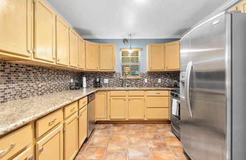 Bacliff Apartment | Charming 2-bedroom apartment near Galveston Bay