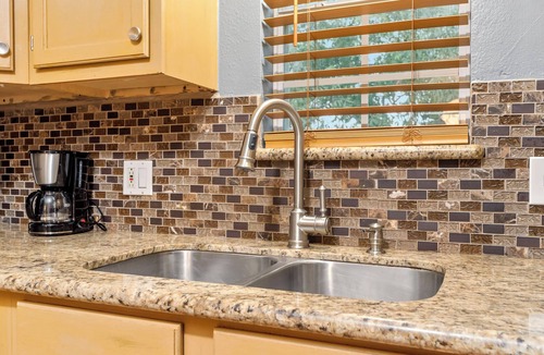 Bacliff Apartment | Charming 2-bedroom apartment near Galveston Bay