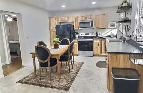 Blackberry Apartment | Charming 2-bedroom apartment with WiFi, AC minutes from Philpott Lake