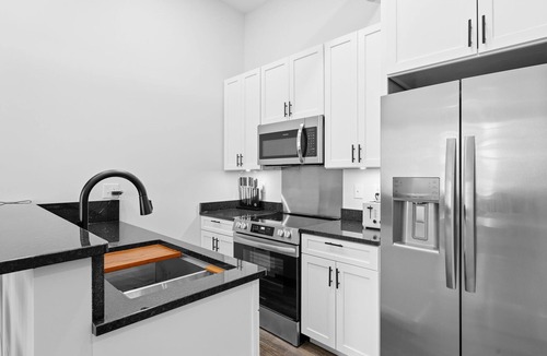 Bedford Apartment | Charming 2-bedroom apartment on the Square