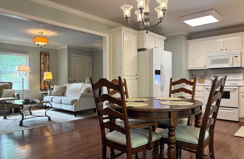 Cullman Apartment | Charming 2-bedroom apartment close to downtown Cullman