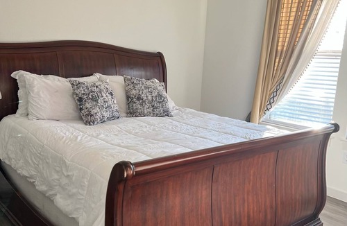 Barker Apartment | Charming 2-bedroom apartment with WiFi, AC in lovely Houston