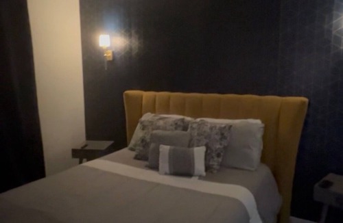 Barker Apartment | Charming 2-bedroom apartment with WiFi, AC in lovely Houston