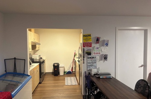 Squire Park Apartment | Charming 2-bedroom apartment in Seattle with WiFi, AC