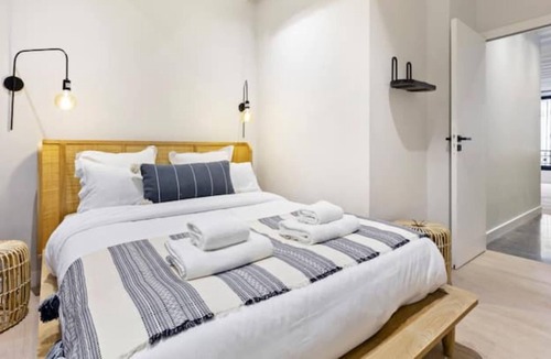 Gaillon Apartment | Charming 2 Bedroom Apartment in Paris