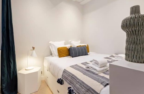 Gaillon Apartment | Charming 2 Bedroom Apartment in Paris