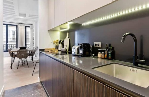 Gaillon Apartment | Charming 2 Bedroom Apartment in Paris