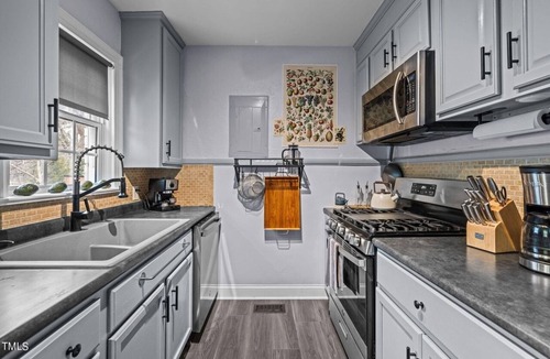 Durham Apartment | Charming 2-bedroom apartment in Durham - Lakewood