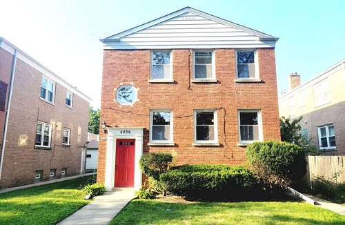 Skokie Apartment | Charming 2 bedroom Apartment Near Everything- Monthly rental