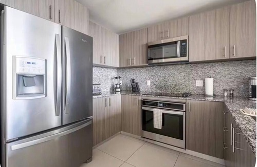 Doral Apartment | Charming 2-bedroom apartment in awesome Doral with AC and gym