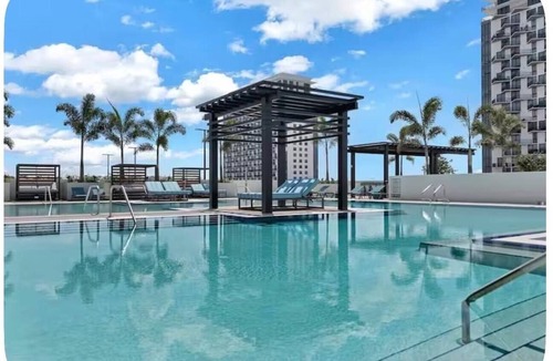 Doral Apartment | Charming 2-bedroom apartment in awesome Doral with AC and gym