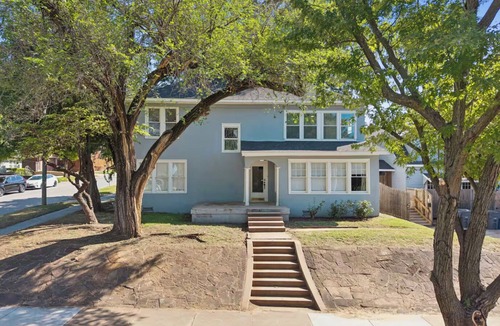 Cherry Street Apartment | Charming 2-bedroom apartment - Cherry Street - Washer Dryer - Cafes Restaurants